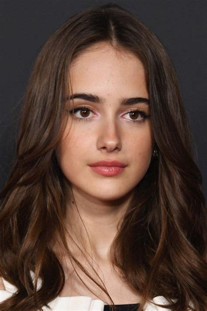 Photos Of The Young Actress – Hollywood Life