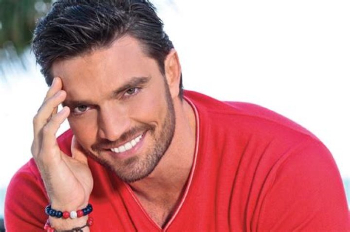 Julian Gil - Bio, Age, net worth, Wiki, Facts and Family