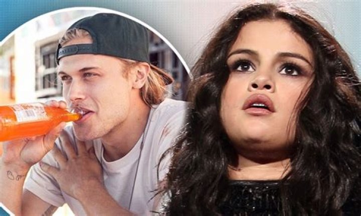 Selena Gomez’s Video Star Is A ‘Chump’ – Hollywood Life
