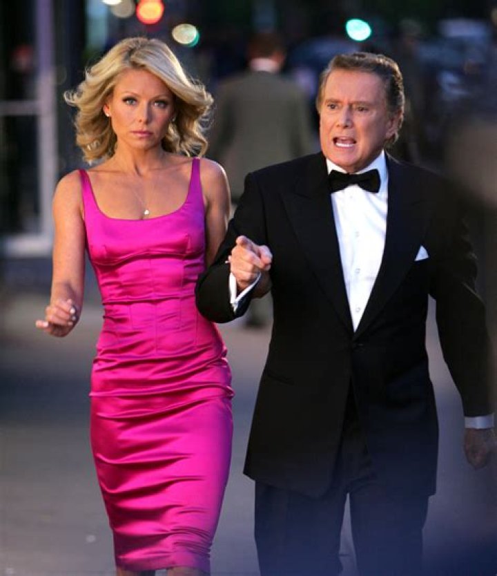 Kelly Ripa Says Working With Regis Philbin "Was Not a Cakewalk"