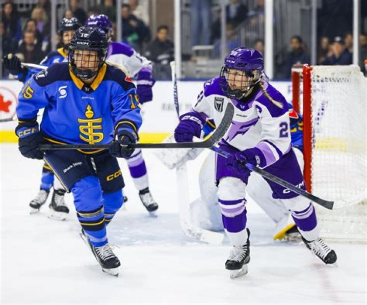 Kendall Coyne Married to NFL player Michael Schofield; Salary and Earnings of the sports couple