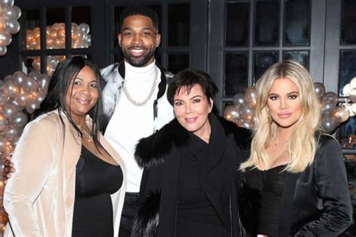 Khloe Kardashian Mourns Tristan Thompson’s Mom Andrea – Hollywood Life