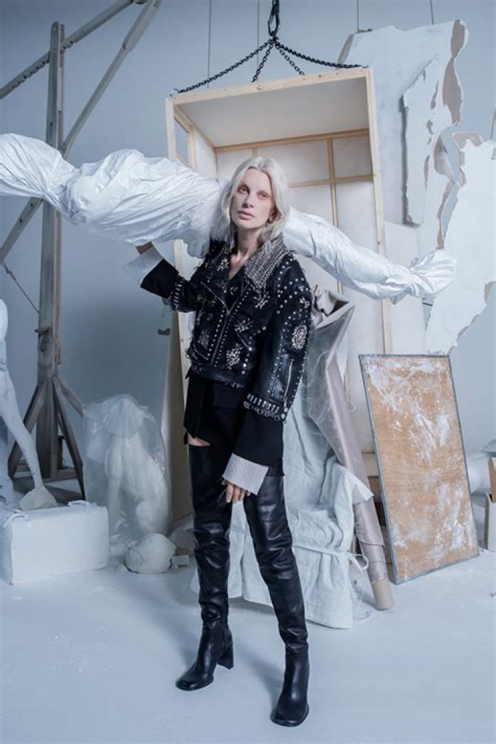 Kristen McMenamy - Bio, Age, Wiki, Facts and Family