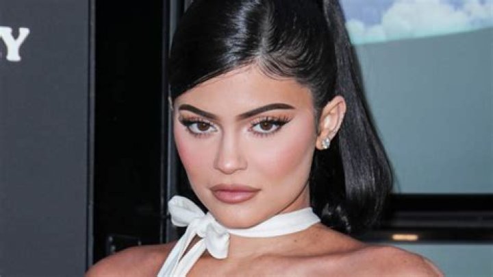 Kylie Jenner Reveals Blue Eyes After Drake Dates: Pic – Hollywood Life
