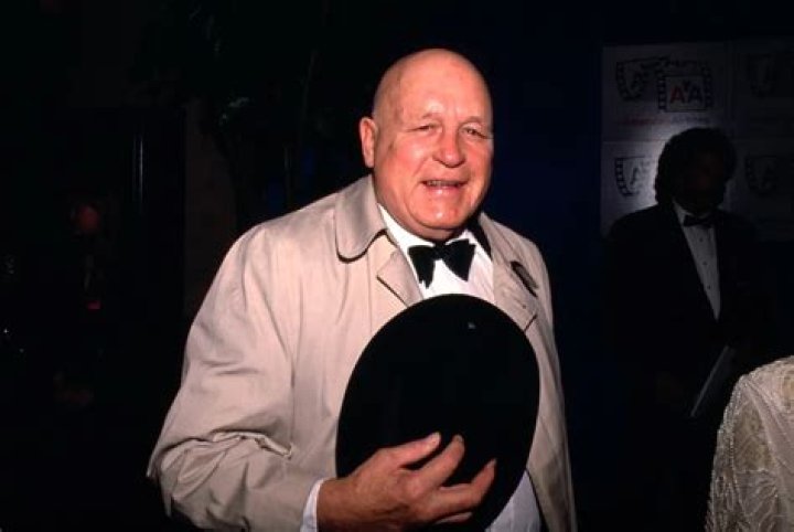 Guest Star Lawrence Tierney Was Fired After Terrifying "Seinfeld" Cast