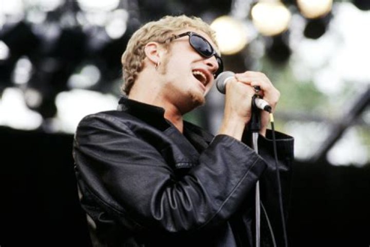 Layne Staley - Bio, Age, net worth, height, Wiki, Facts and Family