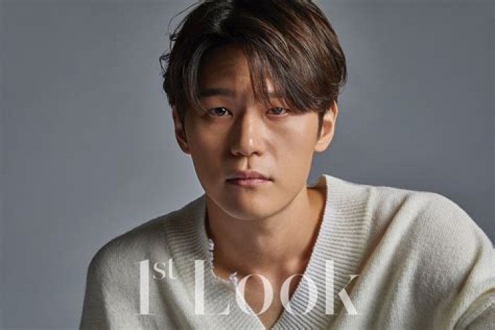 Lee Hak-joo Height, Weight, Age, Girlfriend, Biography, Family, Facts