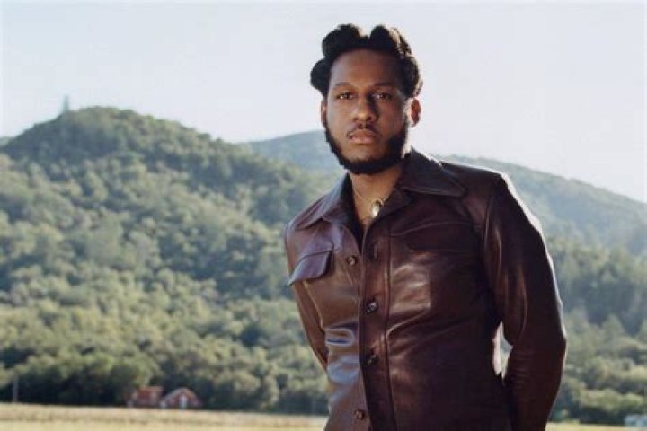 Hire Leon Bridges for a Corporate Event or Performance Booking.