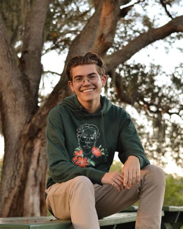 Liam Silk Height, Weight, Age, Body Statistics