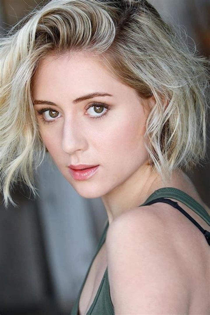 Lizze Gordon - Bio, Age, Birthday, Wiki, Facts and Family