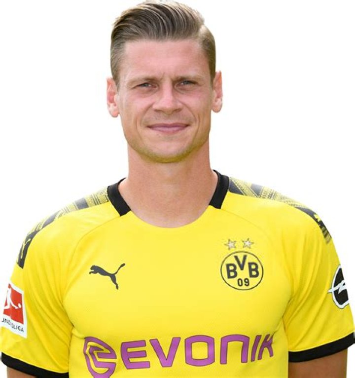 Lukasz Piszczek | Bio-salary, net worth, married, wife, dating, relationship, children