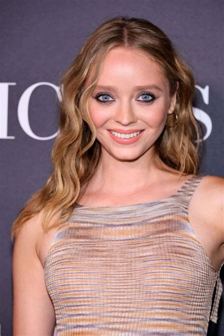 Madeleine Arthur Height, Weight, Age, Boyfriend, Family, Facts, Biography