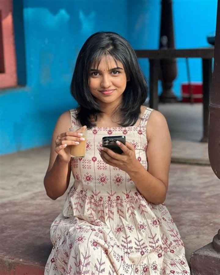 Mamitha Baiju Height, Weight, Age, Facts, Biography, Family