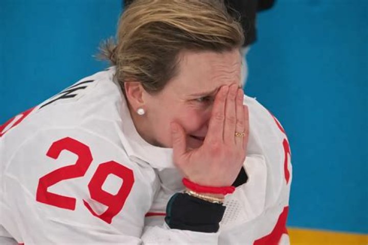 Marie-Philip Poulin Bio - net worth, salary, married, affair, dating, relationship