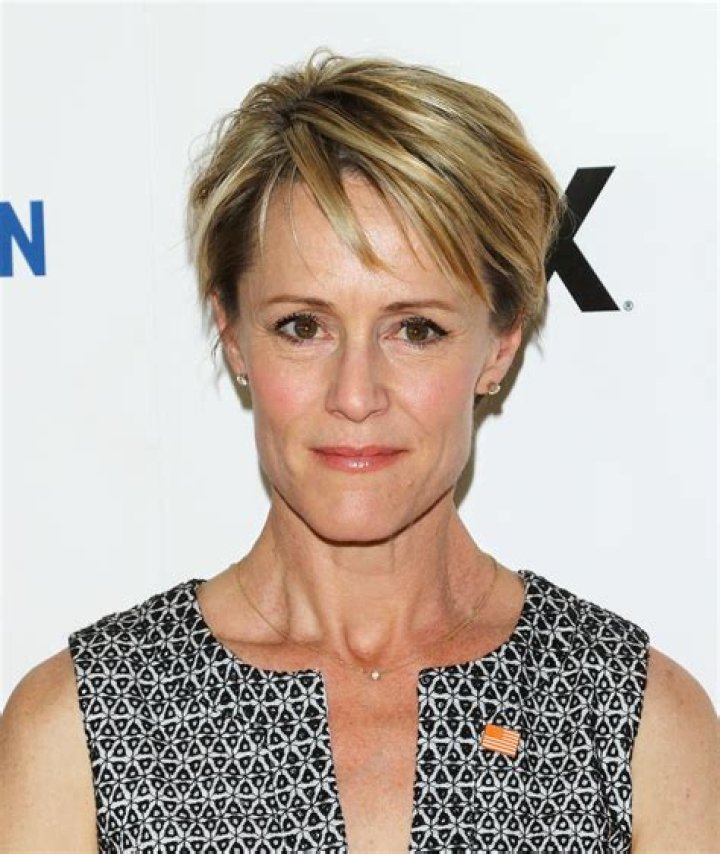 Mary Stuart Masterson Height, Weight, Age, Children, Family, Facts
