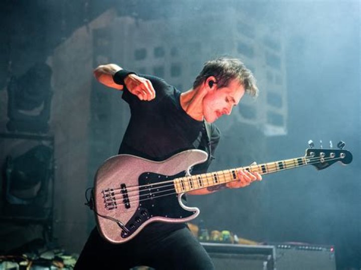 Mikey Way Height, Weight, Age, Spouse, Family, Facts, Biography