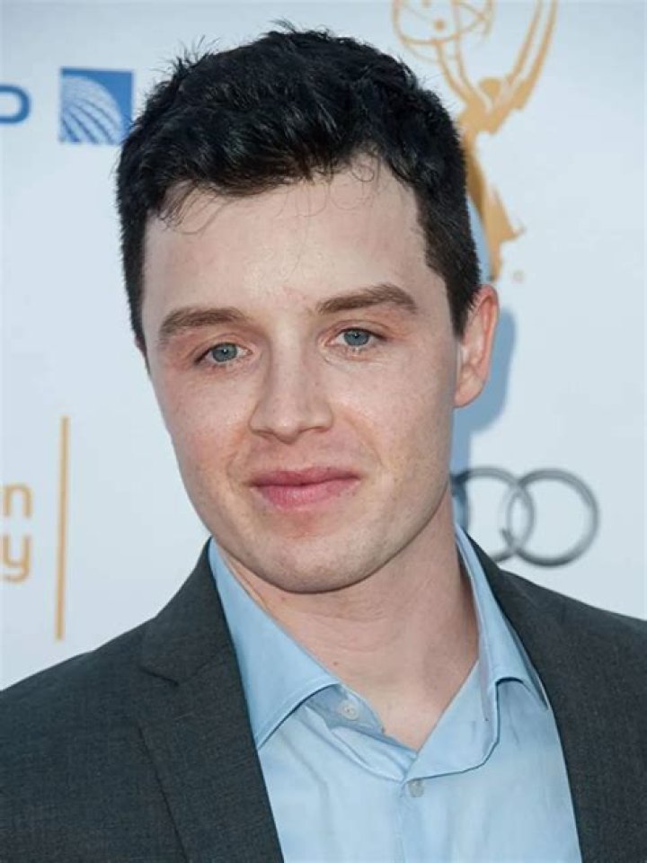 Noel Fisher Height, Weight, Age, Spouse, Family, Facts, Biography