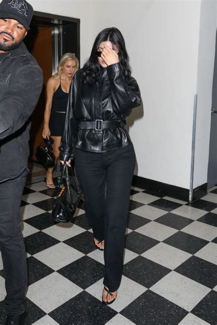 Olivia Jade Parties With Kylie Jenner After ‘Fake’ College Resume Is Revealed & Parents Face Trial