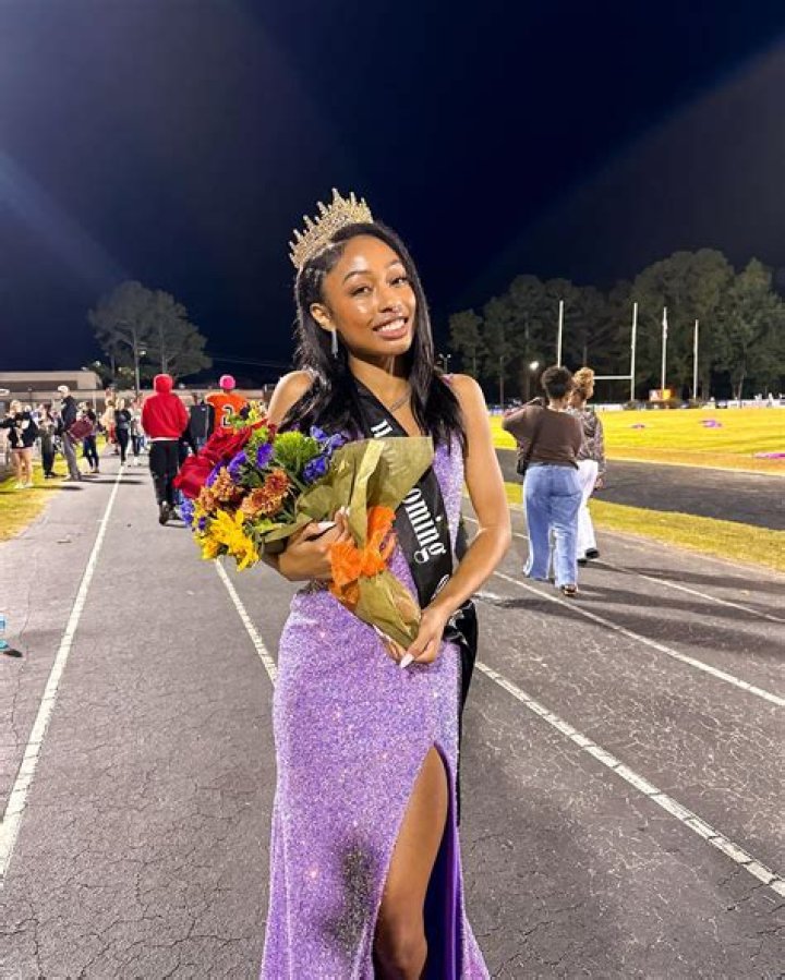 Paris Moore Height, Weight, Age, Family, Biography