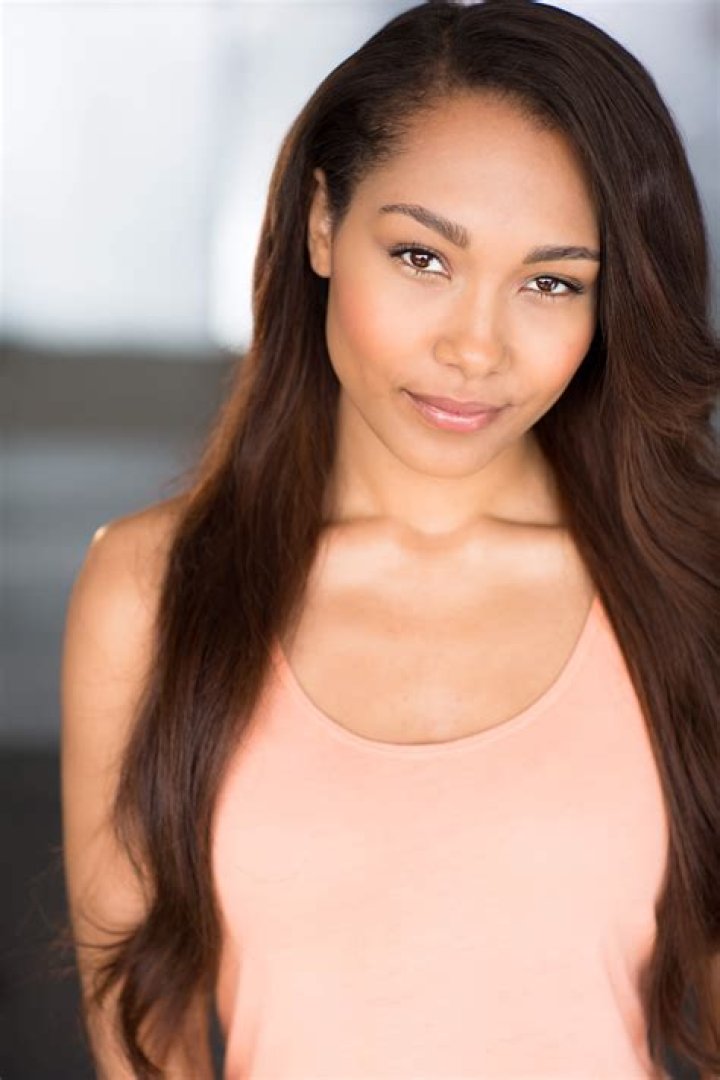 Parker McKenna Posey Height, Weight, Age, Boyfriend, Family, Biography