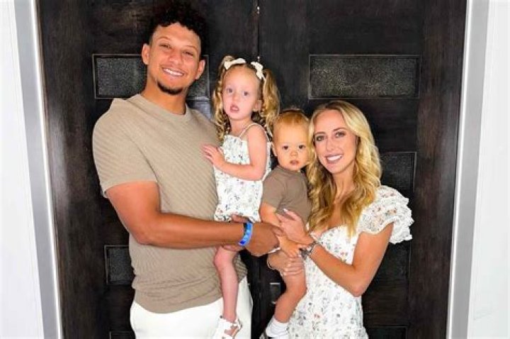 Patrick Mahomes & GF Brittany Matthews Passionately Kiss Each Other On Vacation — See Pics