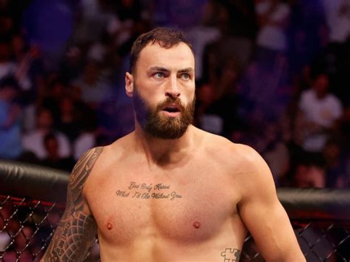 MMA Fighter Paul Craig Biography (Age, Family, Relationship, Girlfriend, Affair, Married)