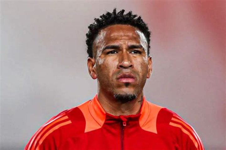 Pedro Gallese Bio-salary, net worth, married, affair, girlfriend, children, dating, career