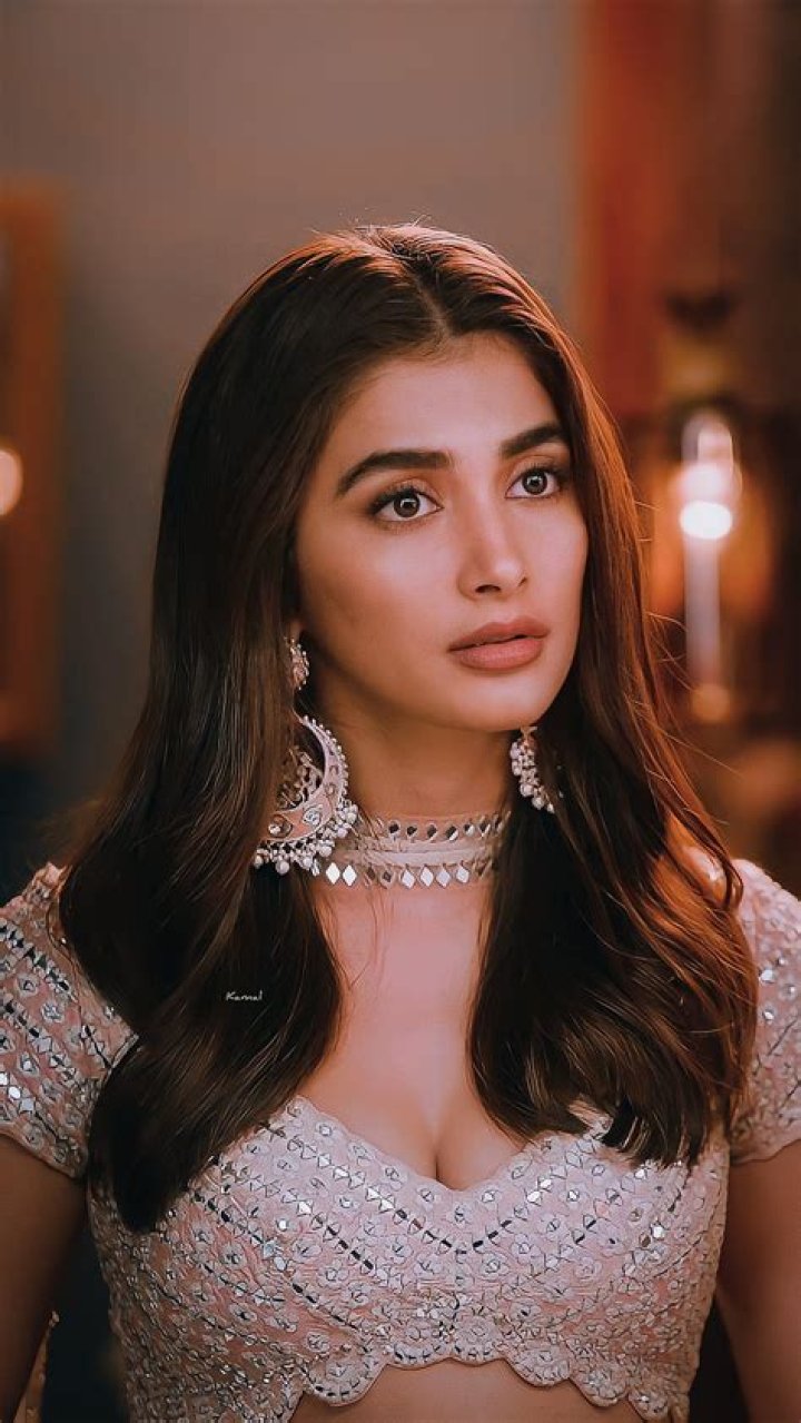 Pooja Hegde Height, Weight, Age, Boyfriend, Family, Biography