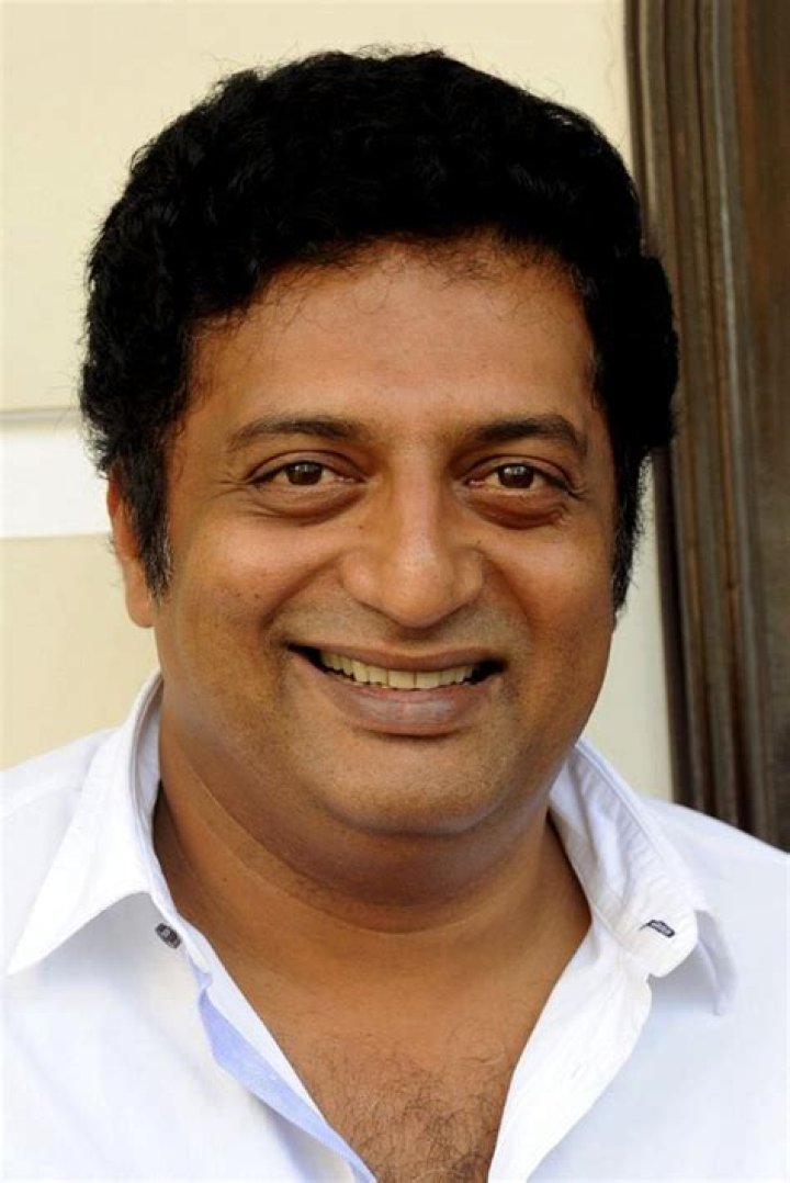 Prakash Raj Height, Weight, Age, Spouse, Family, Facts, Biography