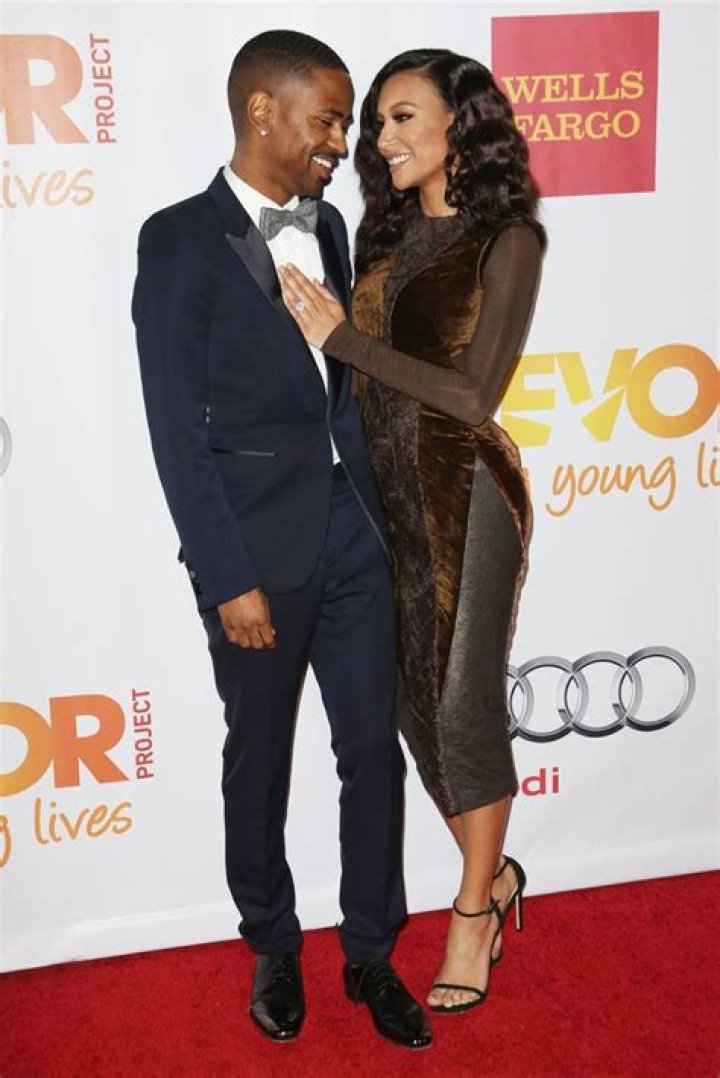 Quickie Celebrity Engagements — PICS