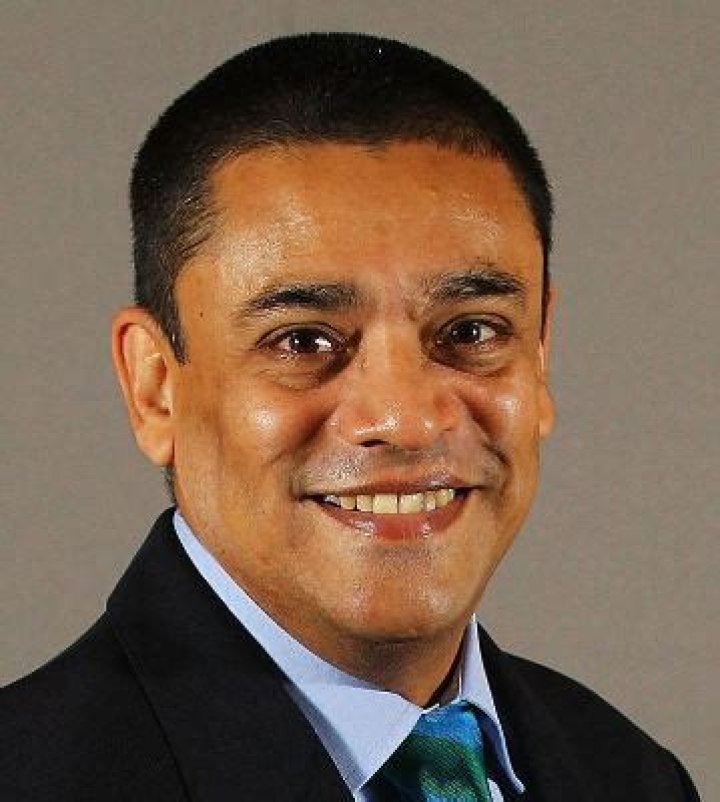 Cricketer Turned Referee Ranjan Madugalle Bio, Age, Net Worth, Salary, Stats, Batting, Wife, & Family