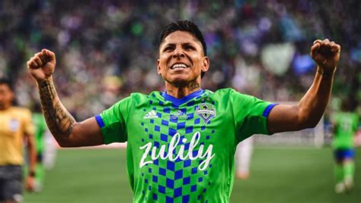 Raul Ruidiaz Bio-salary, net worth, married, affair, relationship, dating, career, bio, family, wife, girlfriend, nationality, age, children