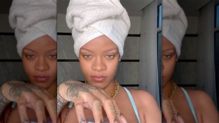 Pregnant Rihanna Reveals New Full Photo Of Her Big Gorgeous Bare Baby Bump