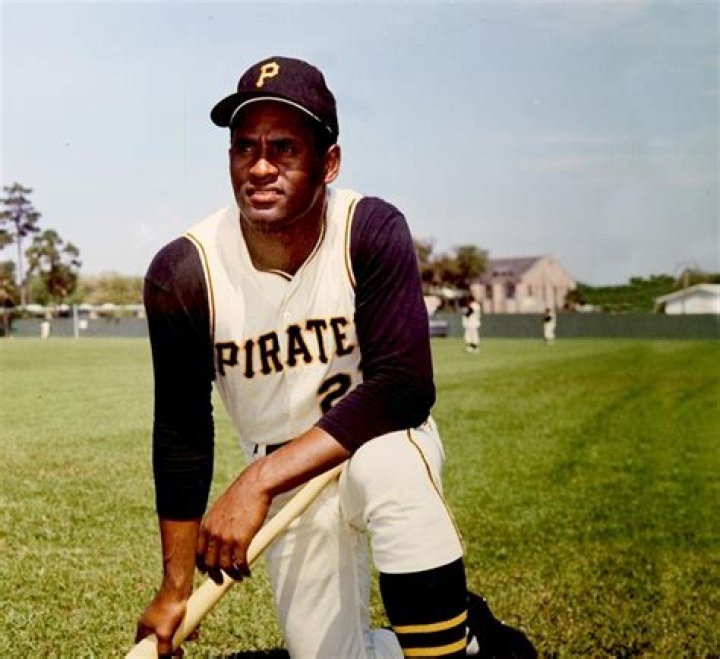 Roberto Clemente Biography- MLB player, Salary, Contract, Earnings, Net worth, Married, Relationship, Affair, age, Wife, Children, Death, Family