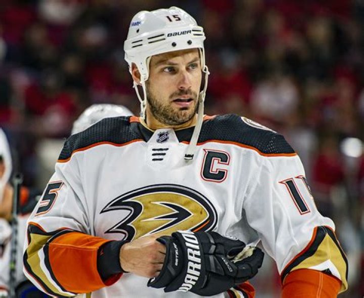 NHL Player Ryan Getzlaf bio, salary, net worth, career, personal life, Married, Children, affair, Stats, Facts