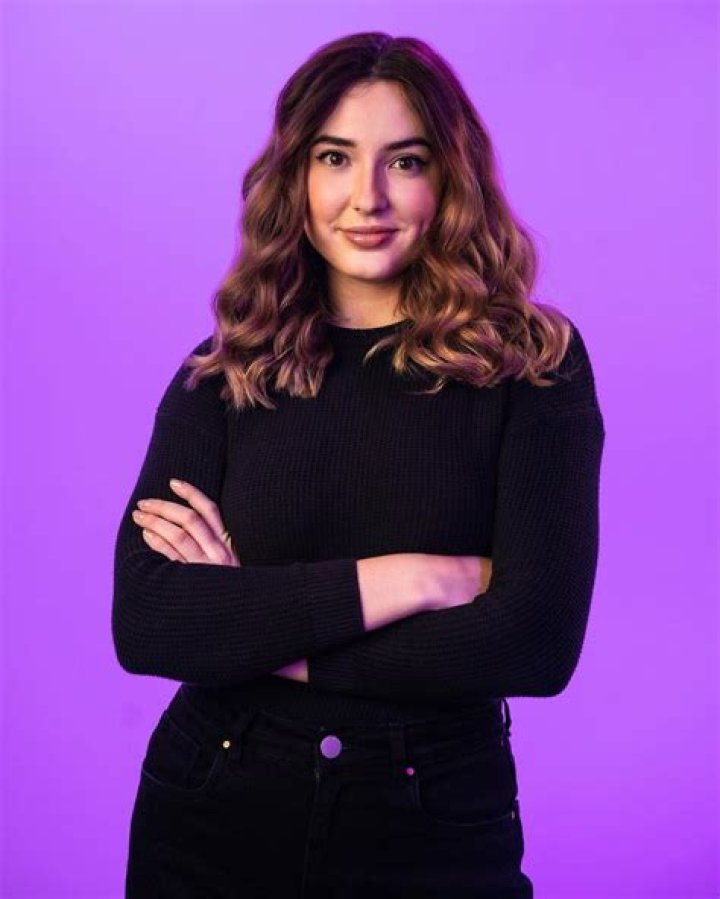 Samantha Fekete Height, Weight, Age, Boyfriend, Family, Facts, Biography