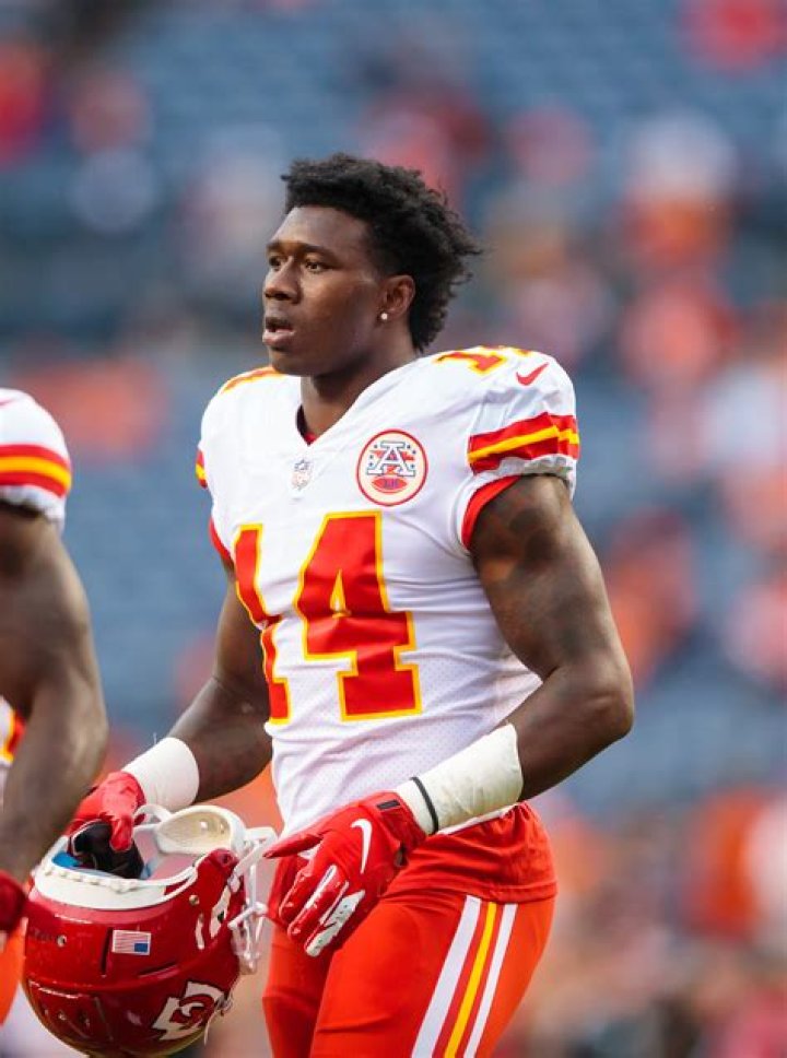 Sammy Watkins Signed a 3-year/ $48 million Contract; What is his annual salary? Married Life and Children
