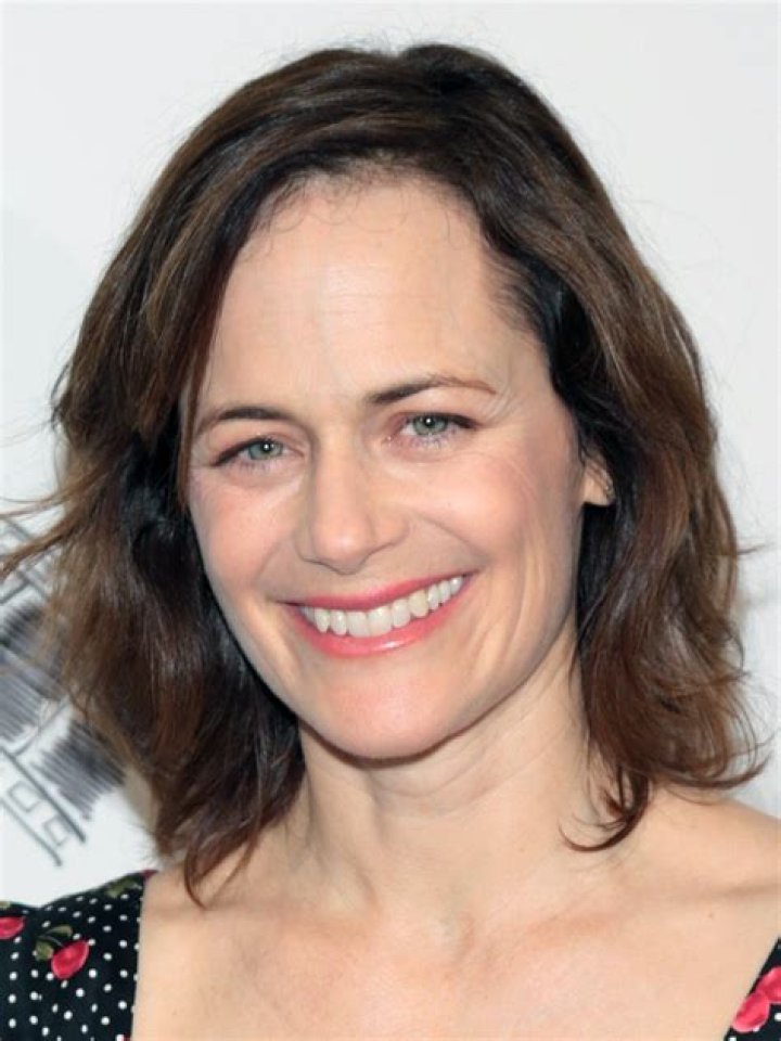 Sarah Clarke Height, Weight, Age, Spouse, Family, Facts, Biography