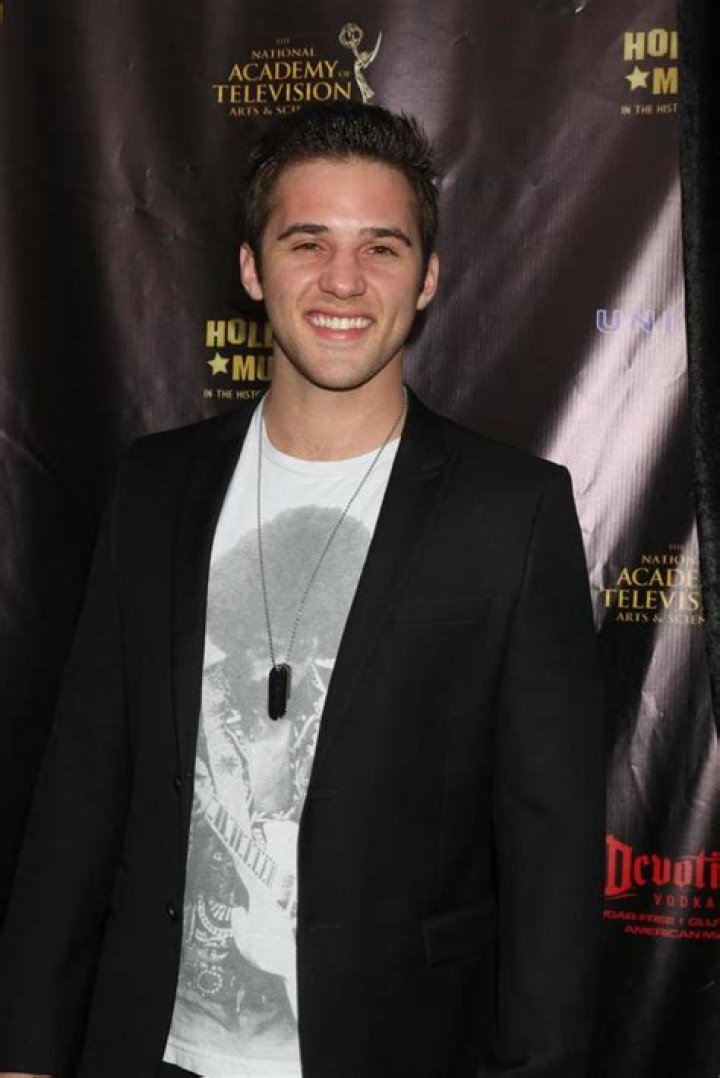 Sean Casey - Bio, Age, weight, Wiki, Facts and Family