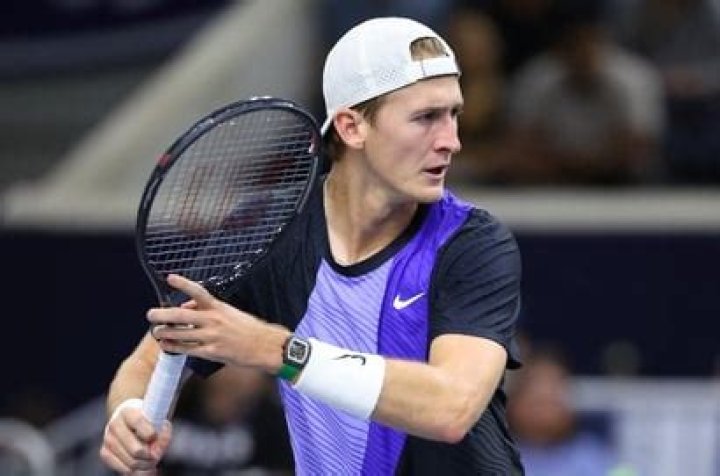 Sebastian Korda's Bio, Sisters, Age, Height, Net Worth, Earnings, Contract, Ranking, Girlfriend, Coach, Sponsors, Titles