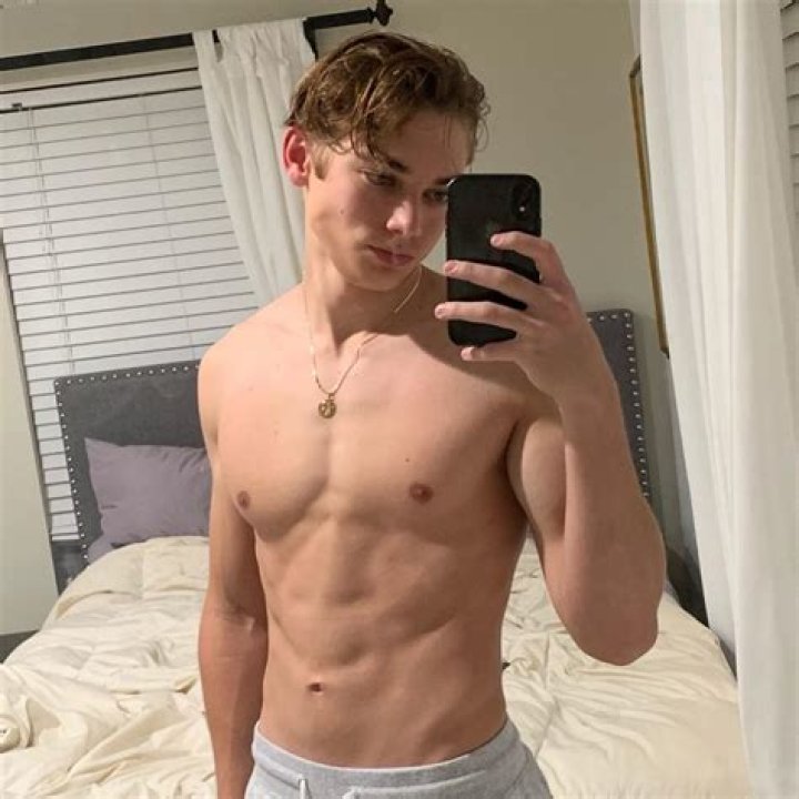 Sebastien Andrade Height, Weight, Age, Body Statistics
