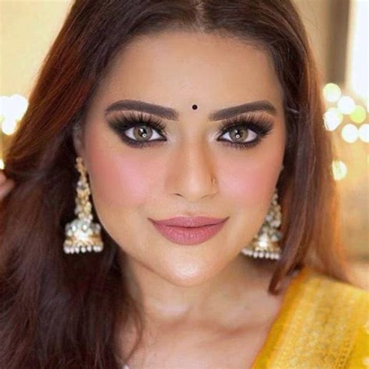 Shivangi Sharma Height, Weight, Age, Spouse, Biography, Facts