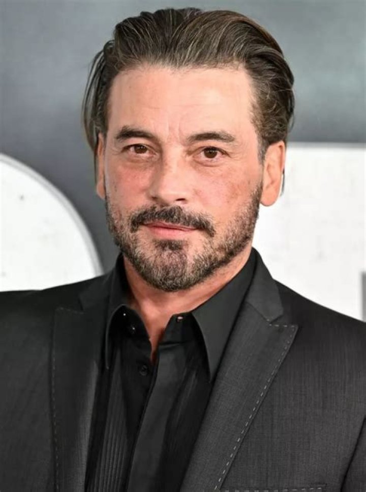 Skeet Ulrich Height, Weight, Age, Girlfriend, Family, Facts, Biography