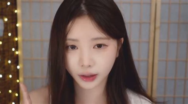 Sugarstar ASMR (webvideostar) - Wikipedia, Age, Net Worth, Biography , Spotify, TikTok, Facebook, Facts and Family