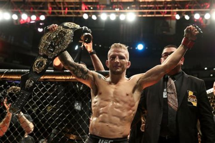 T.J. Dillashaw Height, Weight, Age, Spouse, Family, Facts, Biography
