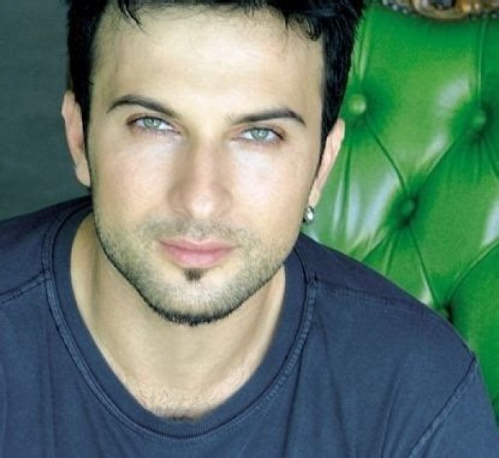 Tarkan (Singer) Height, Weight, Age, Spouse, Family, Facts, Biography