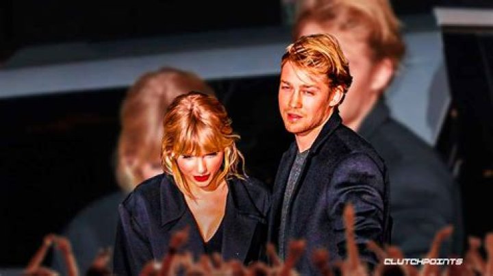 Taylor Swift & Joe Alwyn’s Plans For 4th Of July Amid Scooter Drama – Hollywood Life