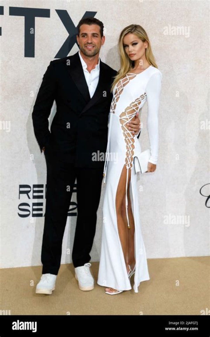 [PIC] Selena Gomez & Tommy Chiabra — 5 Things To Know About Them – Hollywood Life