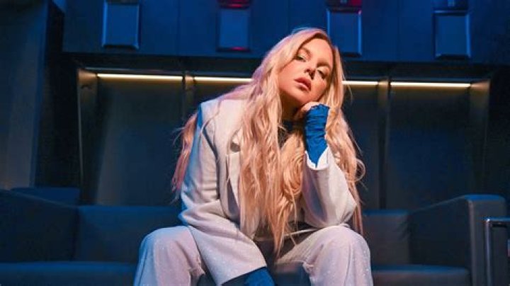 Tones and I Height, Weight, Age, Boyfriend, Family, Biography