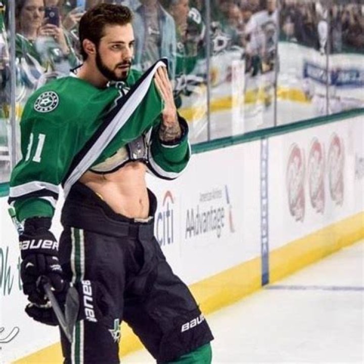 Tyler Seguin Net Worth | Celebrity Net Worth